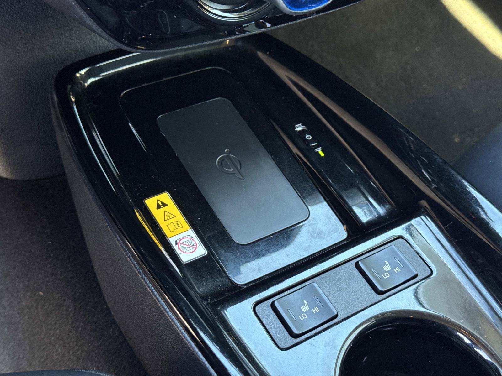 Used 2022 Toyota Prius FWD image 15