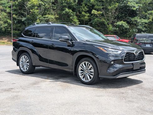 Used 2023 Toyota Highlander Platinum AWD/4WD image 11