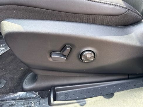 New 2025 Chrysler Pacifica Select image 13