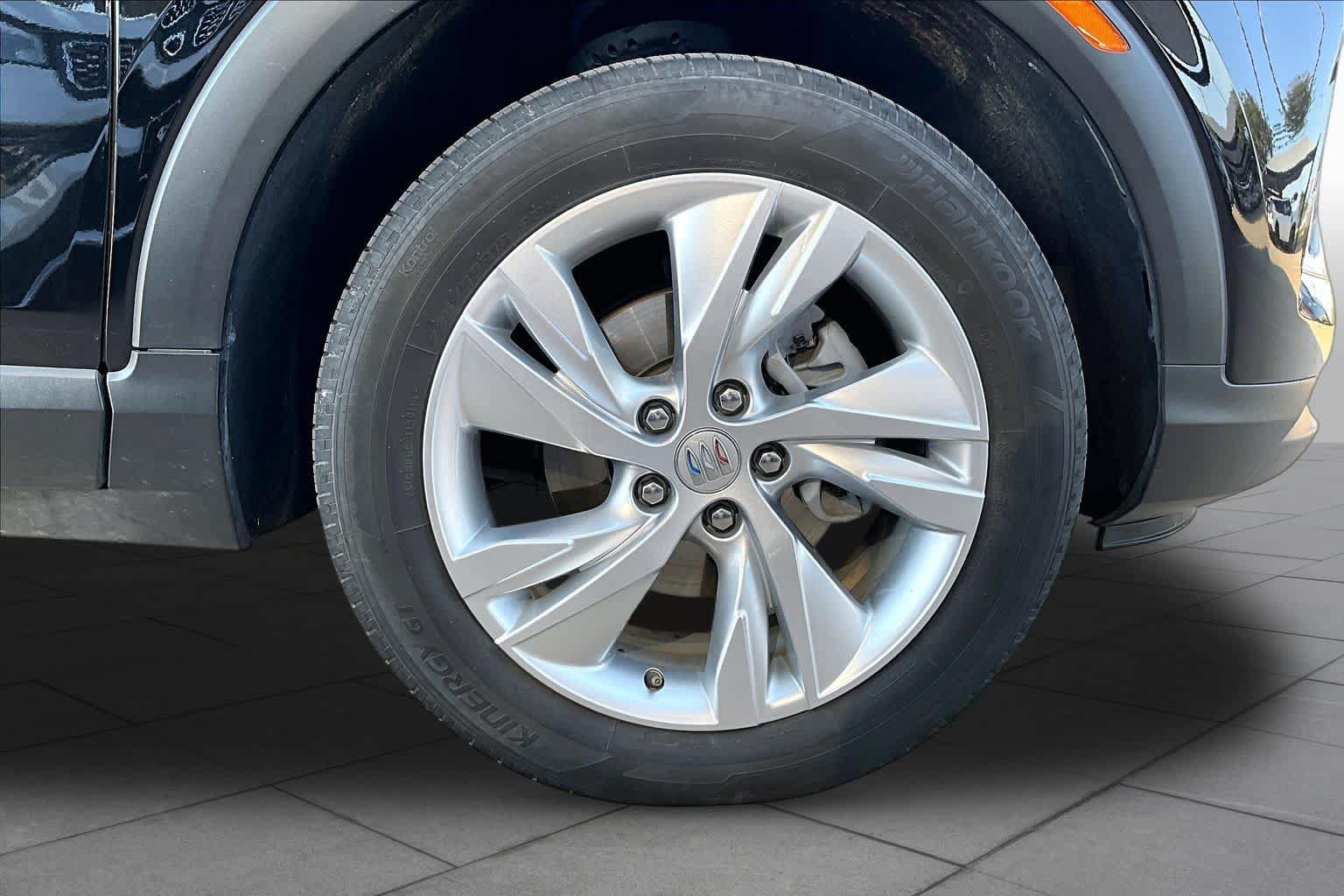 Used 2025 Buick Encore GX Preferred AWD/4WD image 11