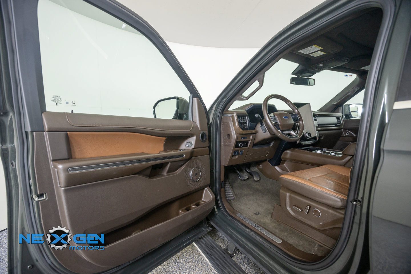 Used 2023 Ford Expedition King Ranch AWD/4WD image 10