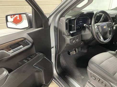Used 2023 Chevrolet Silverado 1500 LT AWD/4WD image 10