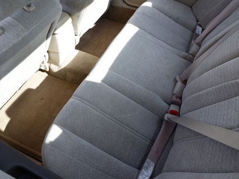 Used 1998 Toyota Avalon XLS image 10