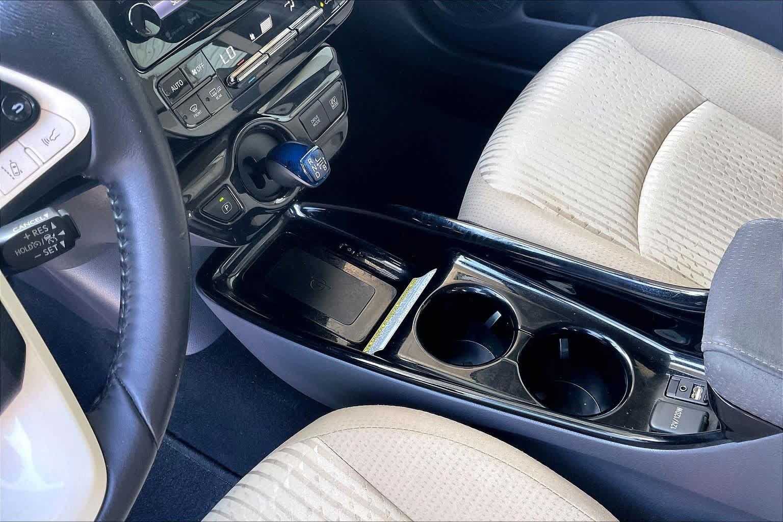 Used 2018 Toyota Prius Three FWD image 17
