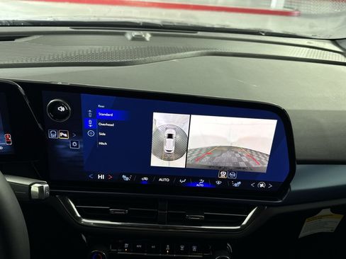 New 2026 Chevrolet Equinox EV LT image 19