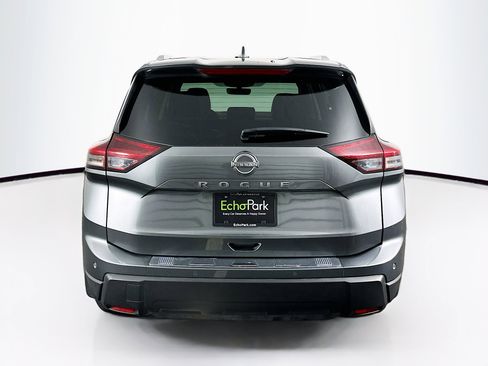 Used 2025 Nissan Rogue SV w/ SV Premium Package image 7