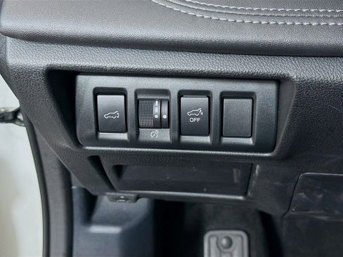 Used 2023 Subaru Outback Limited image 30