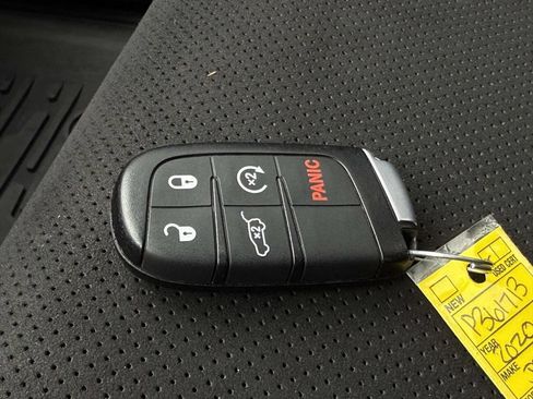 Used 2020 Jeep Grand Cherokee Altitude AWD/4WD image 44