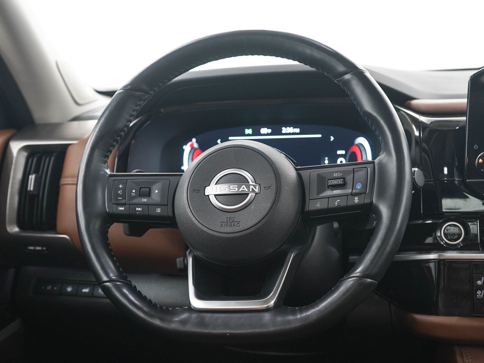 Used 2024 Nissan Pathfinder Platinum AWD/4WD image 17