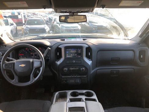 Used 2021 Chevrolet Silverado 2500 Custom w/ Custom Value Package image 11