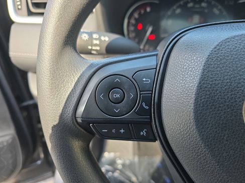 Used 2025 Toyota RAV4 XLE w/ Convenience Package image 18