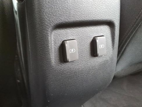 Certified 2023 Nissan Kicks SV FWD image 8