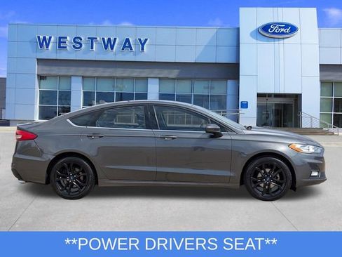 Used 2019 Ford Fusion SE w/ Equipment Group 151A image 2