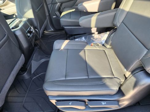 New 2026 Chevrolet Suburban Z71 w/ Comfort Package image 14