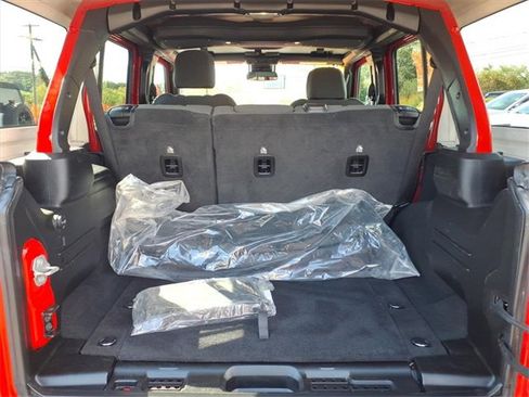 Certified 2024 Jeep Wrangler Unlimited Rubicon image 12