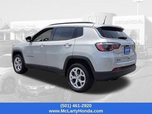 Used 2024 Jeep Compass Latitude AWD/4WD image 3