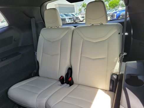Used 2023 Cadillac XT6 Sport w/ Technology Package AWD/4WD image 16