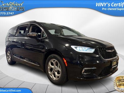 Used 2023 Chrysler Pacifica Limited FWD image 4