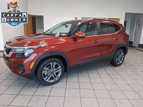 Used 2023 Kia Seltos S w/ Navigation Package FWD image 5