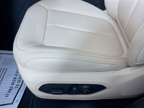 Used 2024 Jeep Grand Cherokee Limited RWD image 20