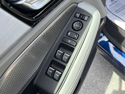 Used 2024 Acura MDX SH-AWD w/ Technology Package image 13