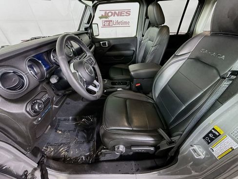 Used 2022 Jeep Wrangler Unlimited Sahara w/ Cold Weather Group AWD/4WD image 24