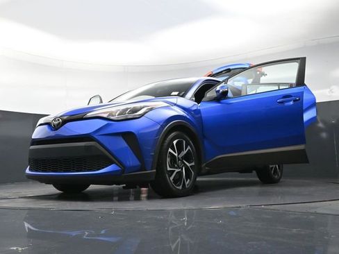 Used 2021 Toyota C-HR XLE image 32
