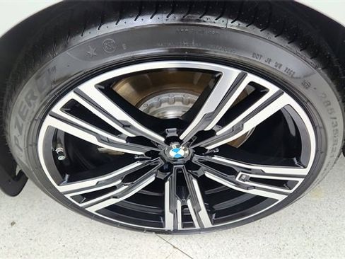 Used 2023 BMW i7 xDrive60 image 59