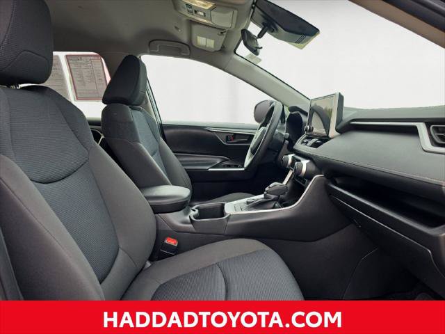 Certified 2024 Toyota RAV4 LE AWD/4WD image 17