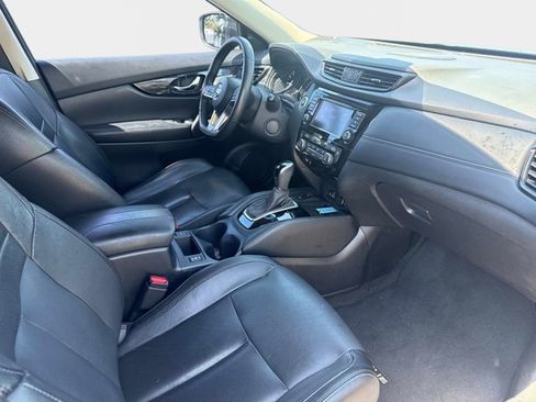 Certified 2019 Nissan Rogue SL w/ Premium Package FWD image 12