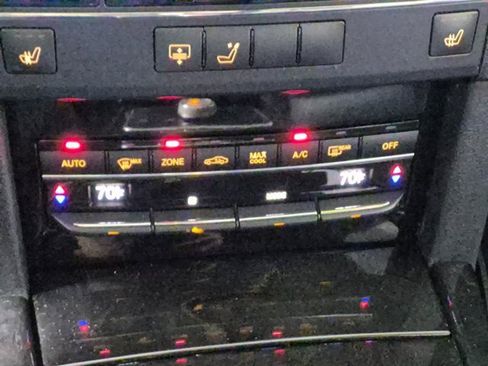 Used 2010 Mercedes-Benz E 350 E 350 image 17