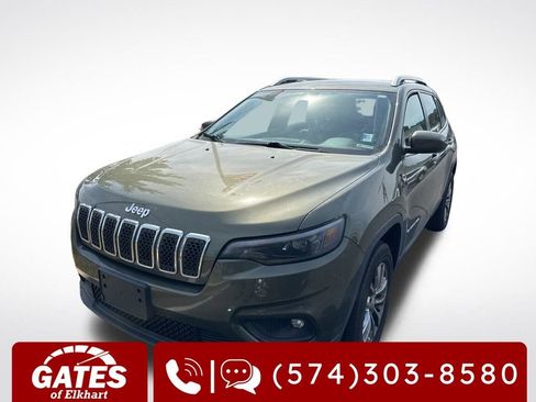 Used 2019 Jeep Cherokee Latitude Plus w/ Cold Weather Group AWD/4WD image 1