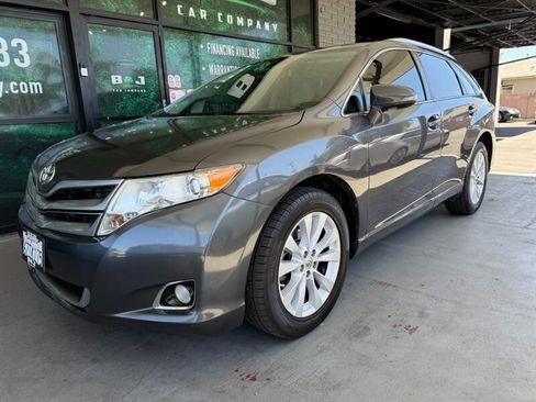 Used 2013 Toyota Venza LE FWD image 1