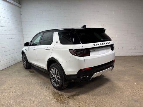 New 2026 Land Rover Discovery Sport Landmark AWD/4WD image 9