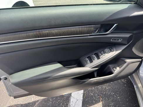 Used 2020 Honda Accord EX-L image 6