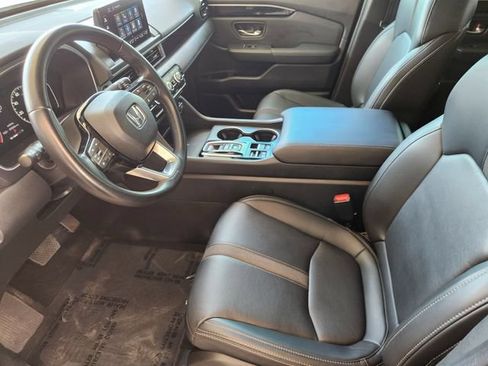 Used 2025 Honda Pilot EX-L image 4