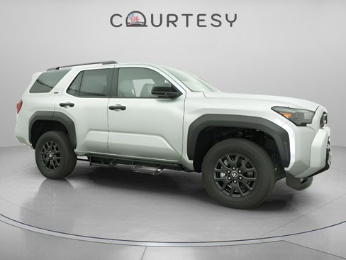 Certified 2026 Toyota 4Runner SR5 AWD/4WD image 18