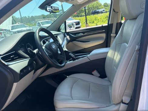 Used 2020 Buick Enclave Essence w/ Sound and Sites Package FWD image 3
