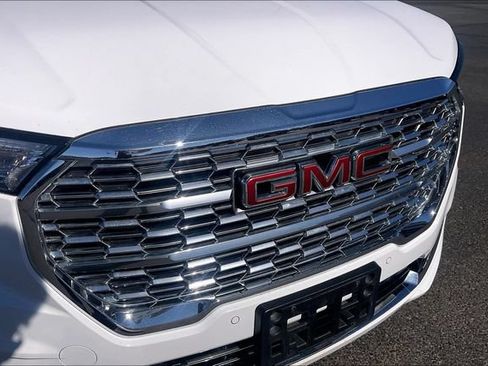 Used 2024 GMC Terrain Denali AWD/4WD image 30