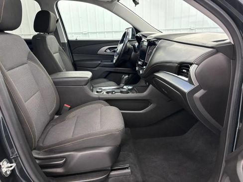 Used 2018 Chevrolet Traverse LT FWD image 31