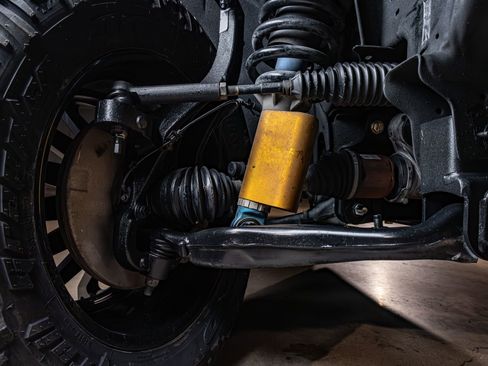 Used 2023 Chevrolet Silverado 1500 ZR2 w/ Technology Package AWD/4WD image 13