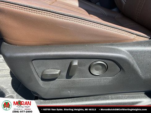 Used 2025 Chevrolet Tahoe High Country AWD/4WD image 11