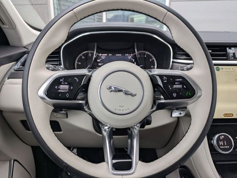 Used 2023 Jaguar F-PACE S image 15
