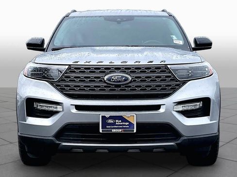 Certified 2022 Ford Explorer XLT w/ Equipment Group 202A AWD/4WD image 4