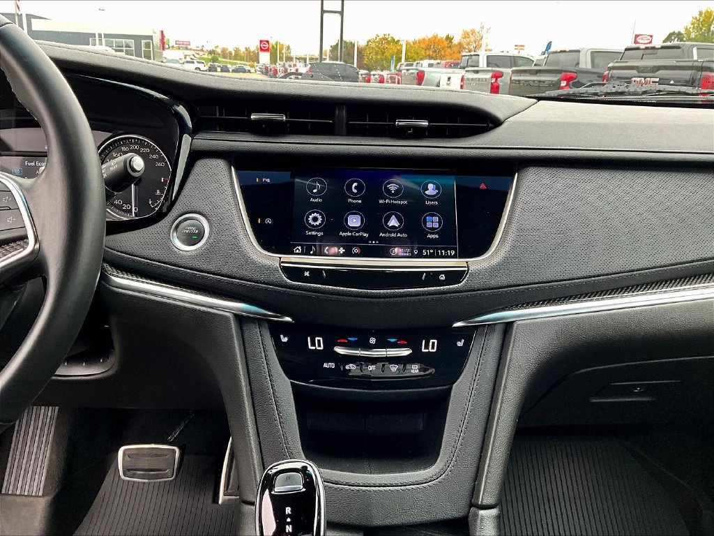 Used 2022 Cadillac XT5 Sportv w/ LPO, Floor Liner Package AWD/4WD image 17