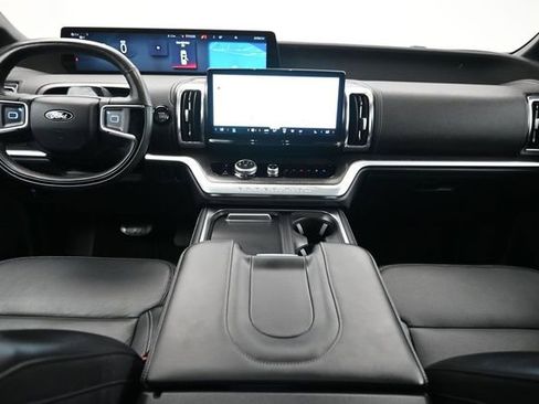 Certified 2025 Ford Expedition Platinum w/ Stealth Appearance Package AWD/4WD image 17