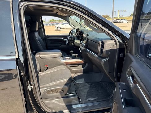 Used 2023 GMC Sierra 1500 SLT AWD/4WD image 13