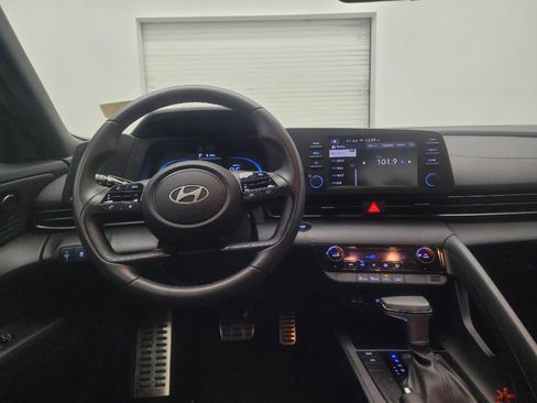 Used 2025 Hyundai Elantra Sport FWD image 22