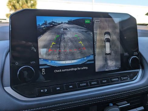 Used 2021 Nissan Rogue SL w/ Premium Package image 26