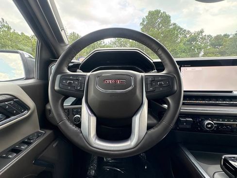 Used 2024 GMC Sierra 1500 SLT AWD/4WD image 15